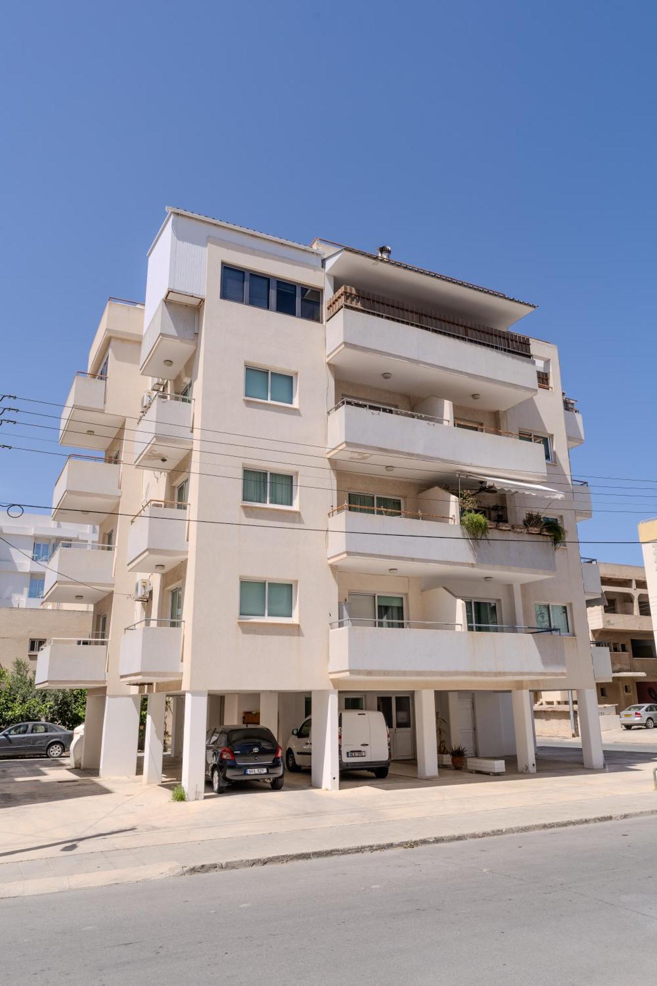 Helios Mackenzie One Bedroom Flat Larnaca Buitenkant foto